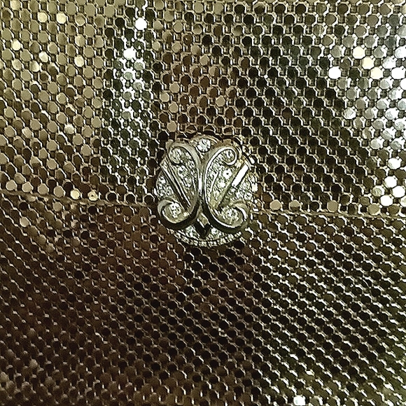 💥SALE Vintage gold mesh Whiting and Davis U.S.A. made bag purse💥 - Picture 2 of 5